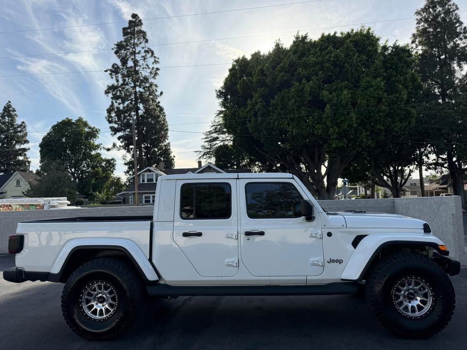 2022 Jeep Gladiator Overland in Paramount, CA (photo 5) — photo 5