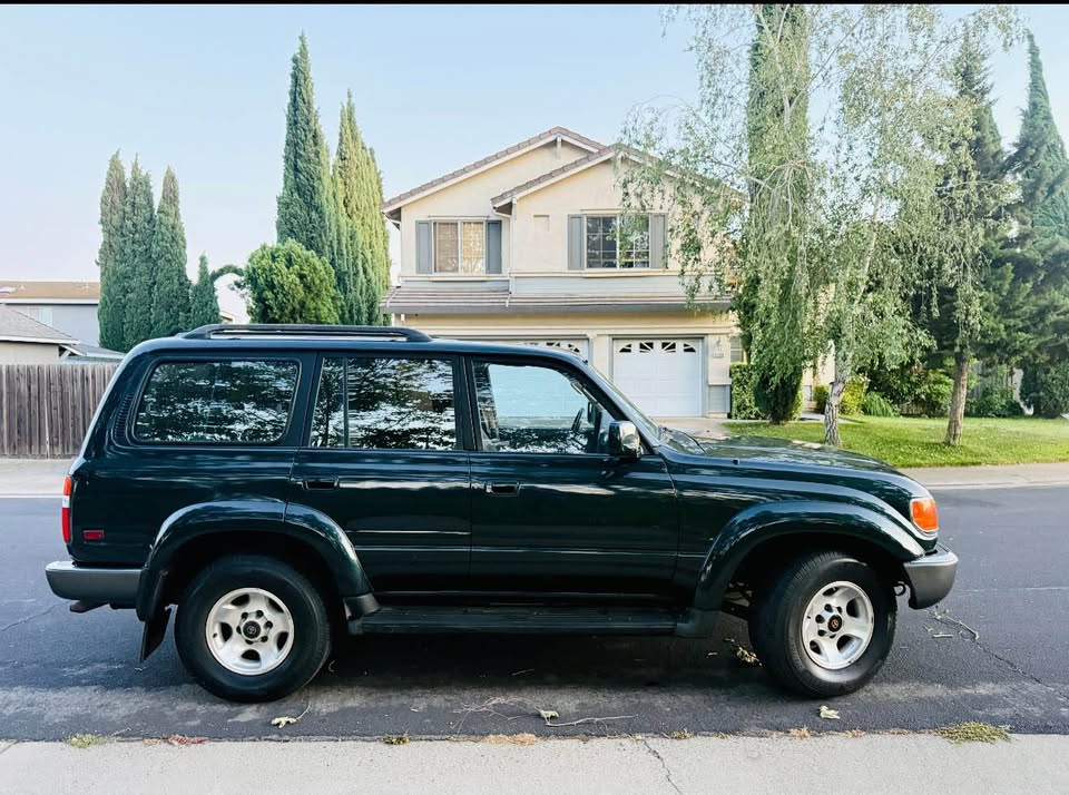 1993 Toyota Landcruiser · 4WD CLEAN LOW MILES ORIGINAL in Sacramento, CA (photo 7) — photo 7