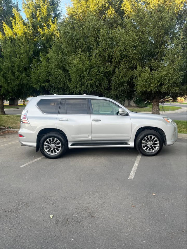 2014 Lexus GX · GX 460 Luxury Sport Utility 4D — photo 3