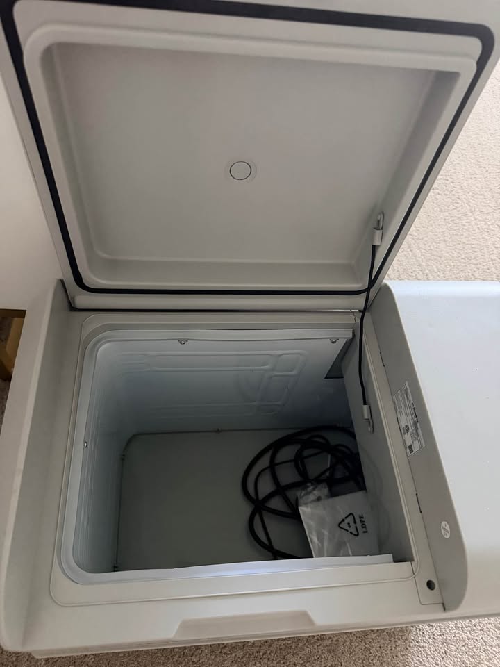 Dometic 38L Portable Refridgerator (photo 2) — photo 2