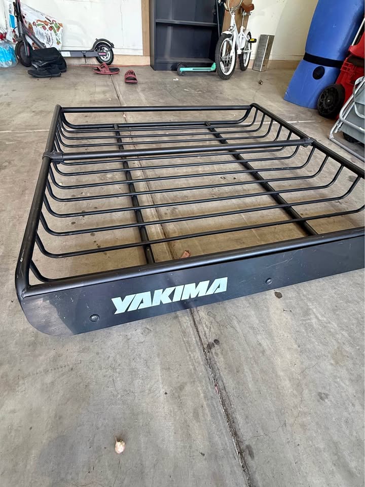 Yakima roof rack in Goodyear, AZ (photo 1)