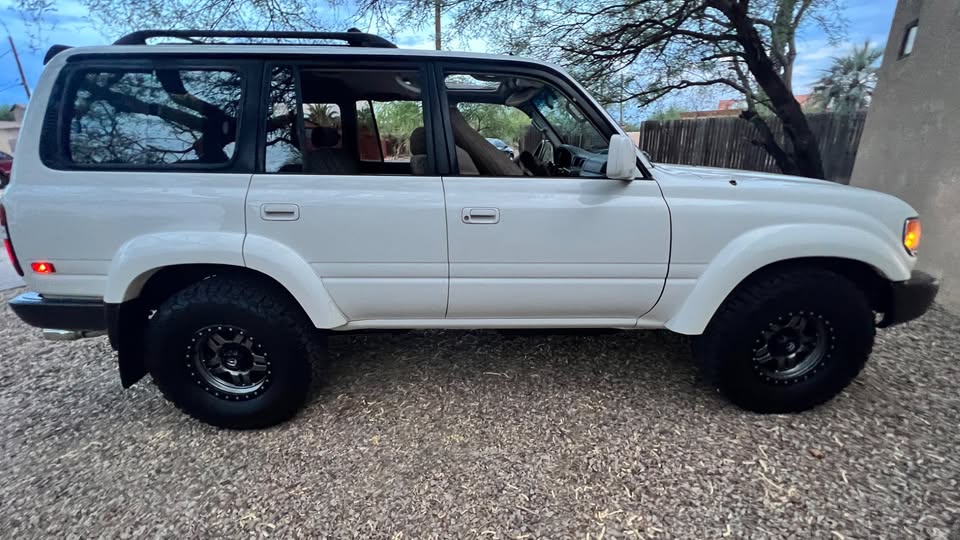 1995 Toyota Land Cruiser in Santa Monica, CA (photo 5) — photo 5