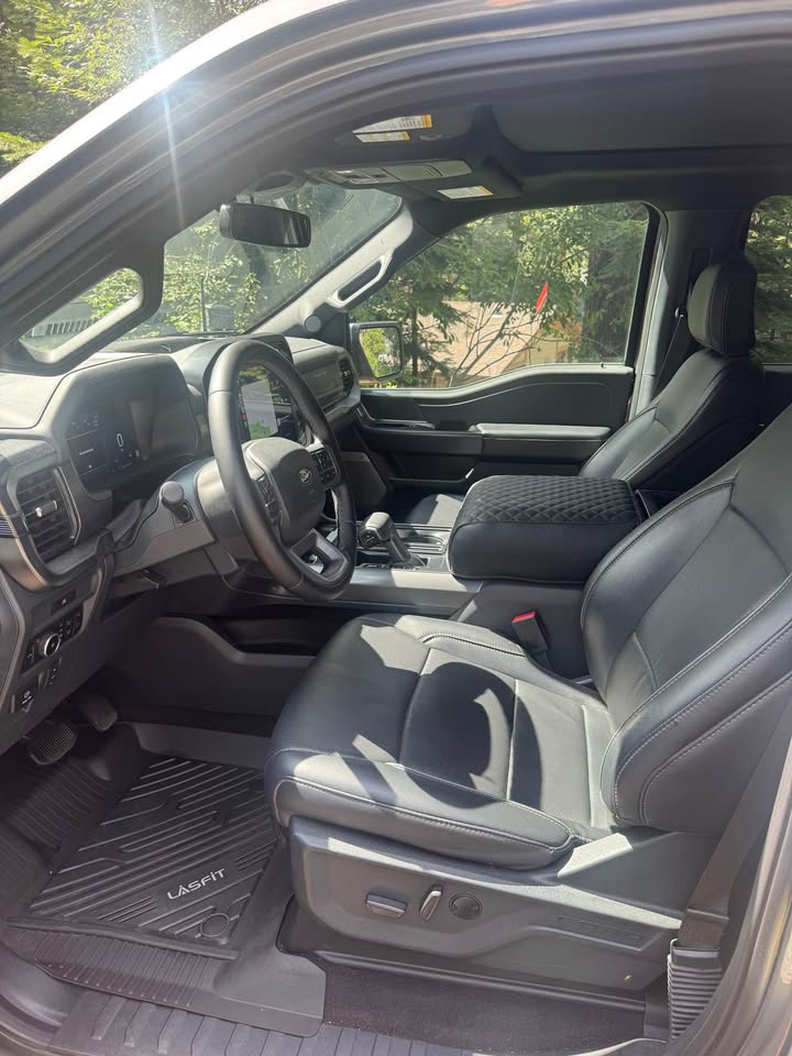 2025 Ford F-150 · Lariat & Four Wheel Camper (photo 6) — photo 6