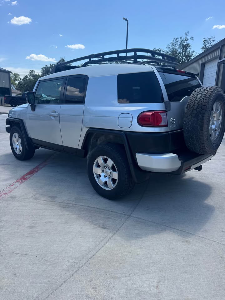2008 Toyota FJ Cruiser · 4 door wagon/ sport utility in Austin, TX (photo 6) — photo 6