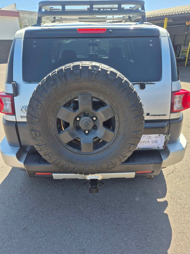 Toyota FJ Cruiser in Scottsdale, AZ (photo 9) — photo 9