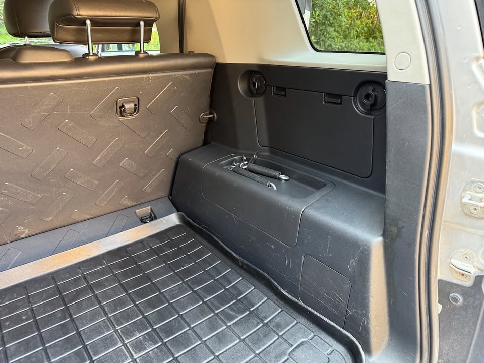 2008 Toyota FJ Cruiser Sport Utility 2D (photo 7) — photo 7