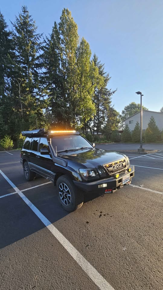 1999 Lexus LX · LX 470 Sport Utility 4D (photo 2) — photo 2