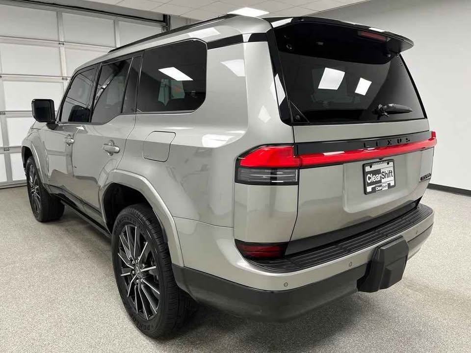 2025 Lexus GX (photo 4) — photo 4