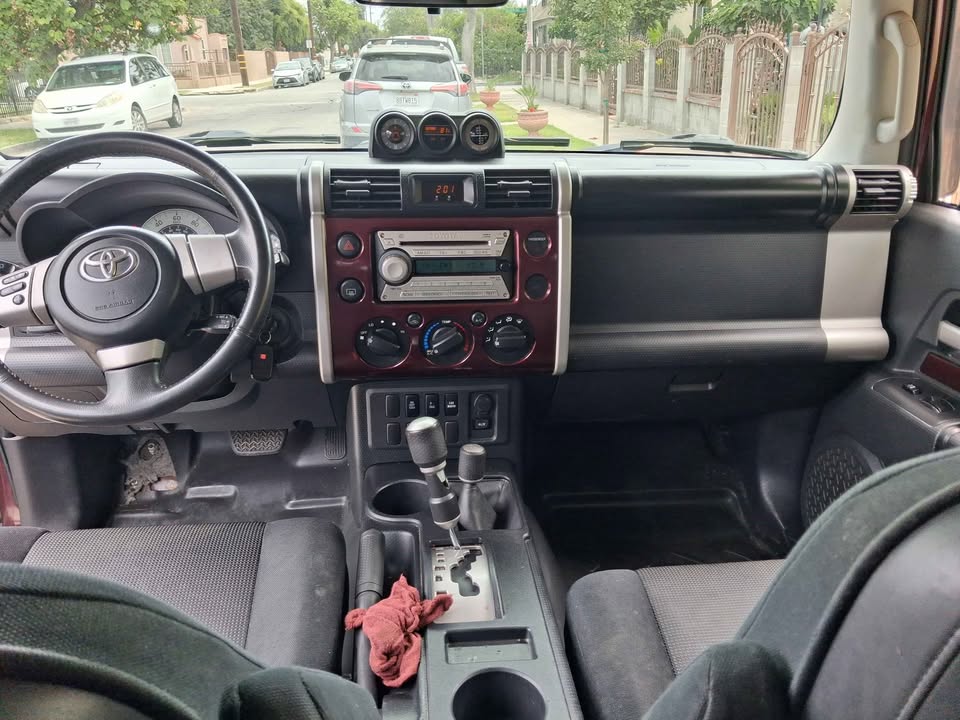 2007 Toyota FJ Cruiser · Sport Utility 2D (photo 5) — photo 5