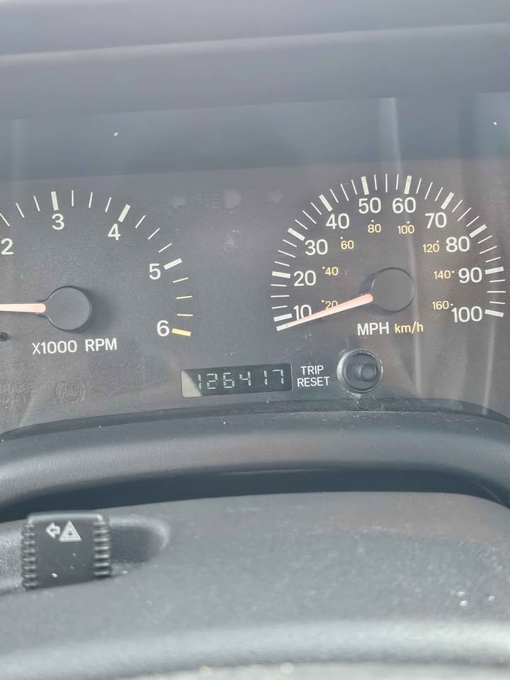 2001 Jeep Cherokee · Sport 4D in Mt Vernon, WA (photo 8) — photo 8
