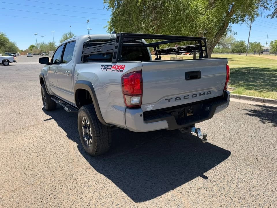 2018 Toyota Tacoma Double Cab TRD Off-Road Pickup 4D 5 ft in Phoenix, AZ (photo 5)