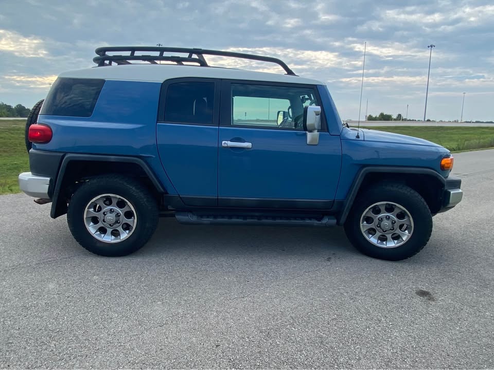 2011 Toyota FJ Cruiser · Sport Utility 2D in Morehead, KY (photo 4) — photo 4