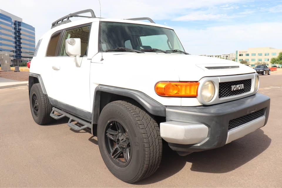 2011 Toyota FJ Cruiser in Tempe, AZ (photo 2) — photo 2