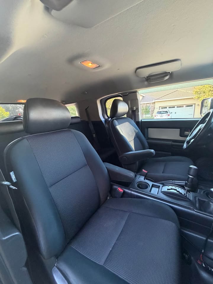 Toyota FJ Cruiser in Rocklin, CA (photo 4) — photo 4