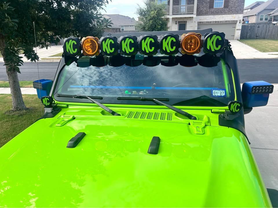 2021 Jeep Gladiator · Overland Pickup 4D 5 ft in Pflugerville, TX (photo 12) — photo 12