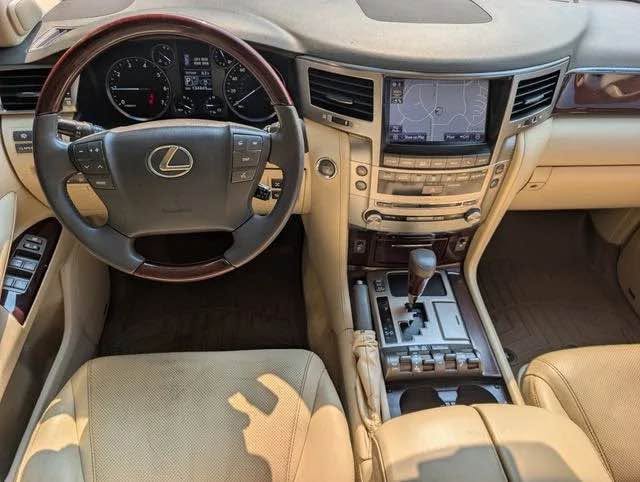 2013 Lexus LX · LX 570 Sport Utility 4D (photo 11) — photo 11