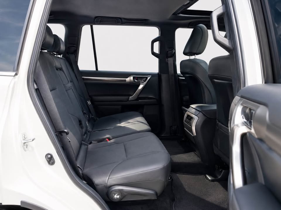 2023 Lexus GX · GX 460 Premium Sport Utility 4D (photo 5) — photo 5