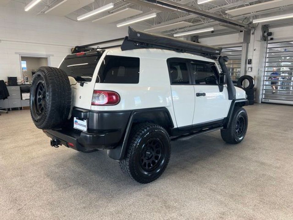 2012 Toyota FJ Cruiser (photo 6) — photo 6