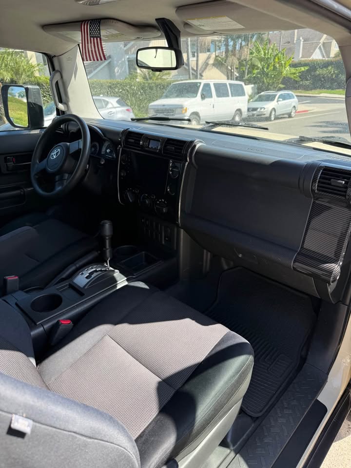 2009 TOYOTA FJ Cruiser in San Clemente, CA (photo 5) — photo 5