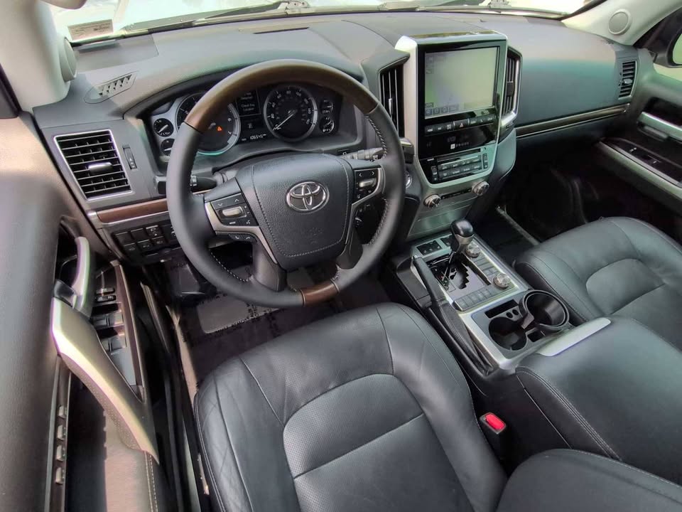 2018 Toyota Land Cruiser in Sterling, VA (photo 10) — photo 10