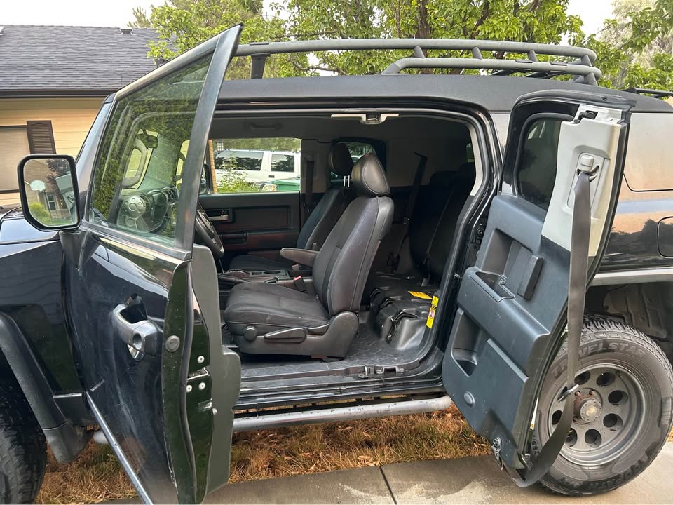 2007 Toyota FJ Cruiser in Meridian, ID (photo 6)
