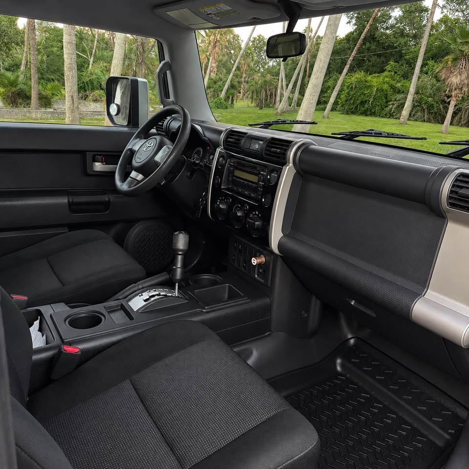 2007 Toyota FJ Cruiser · Sport Utility 2D in Tampa, FL (photo 10) — photo 10