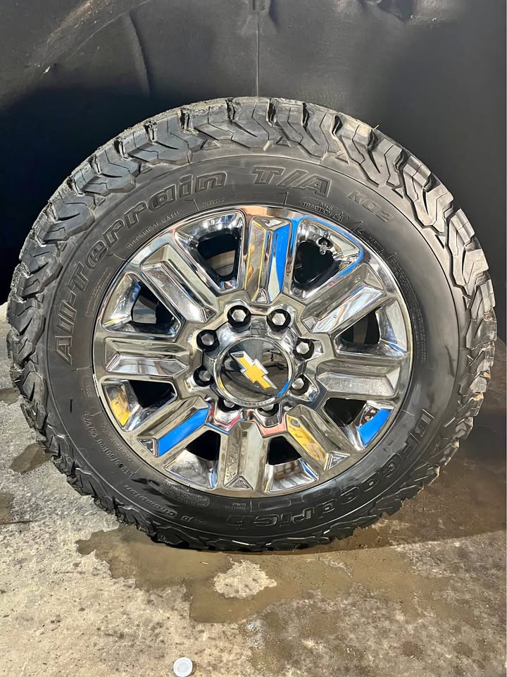 Bfgoodrich ko2 285/60r20 in Fort Plain, NY (photo 1)