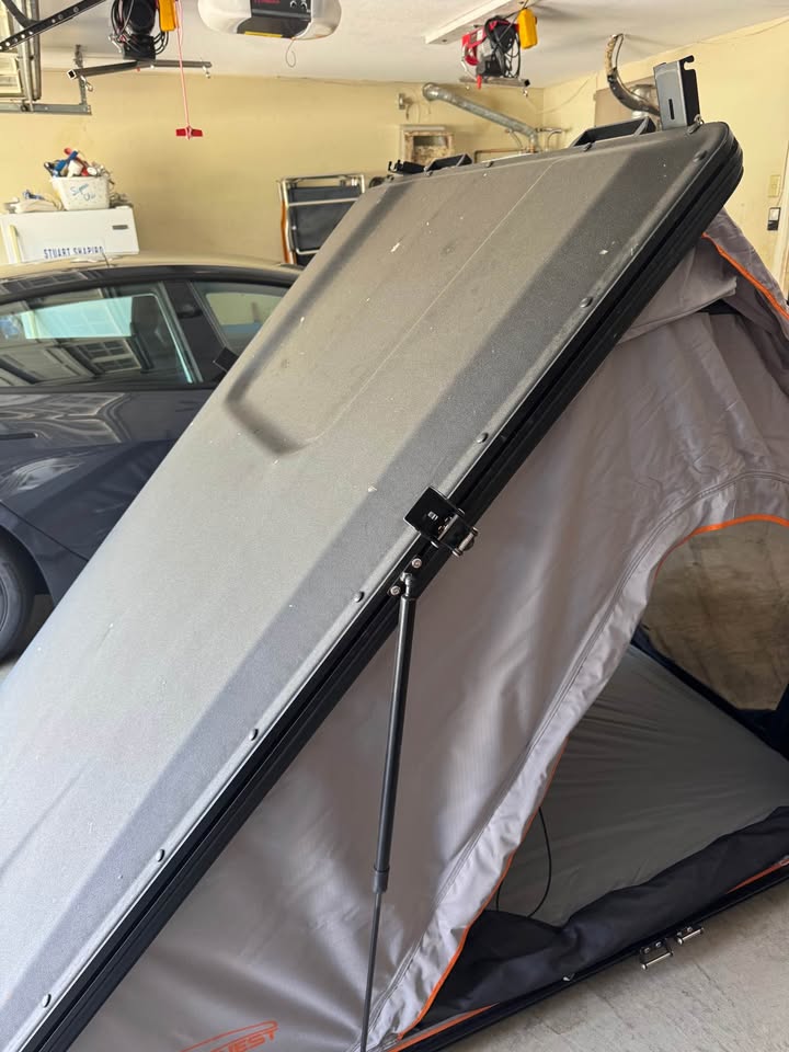 Roofnest Falcon 3 EVO + insulation + featherbed air mattress + ceiling hoists + heating system in Porter Ranch, CA (photo 8)