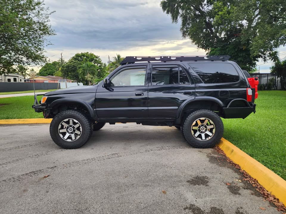 1999 Toyota 4Runner · SR5 Sport Utility 4D in Miramar, FL (photo 8) — photo 8