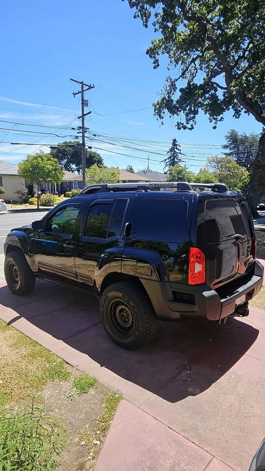 2011 Nissan Xterra · PRO-4X Sport Utility 4D in San Mateo, CA (photo 6) — photo 6