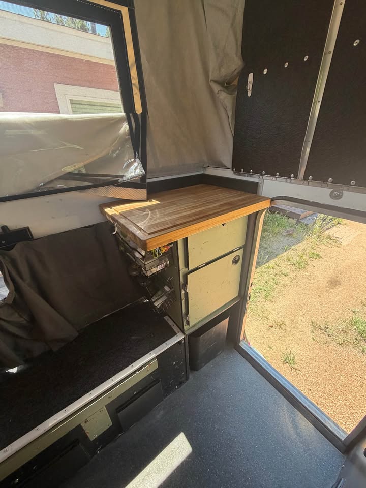 2014 Four Wheel Camper in Woodland Park, CO (photo 4)