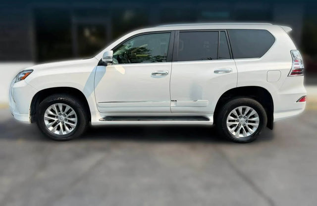 2017 Lexus GX · GX 460 Sport Utility 4D — photo 3