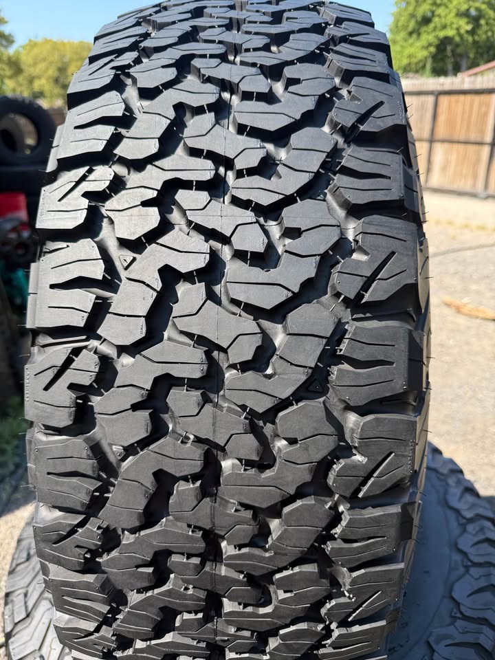 37x12.50R17LT BFGOODRICH KO2 ALL TERRAIN‼‼‼ in Dallas, TX (photo 3)