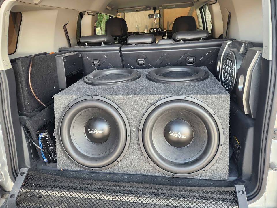 2007 Toyota FJ Cruiser · Sport Utility 2D (photo 9) — photo 9