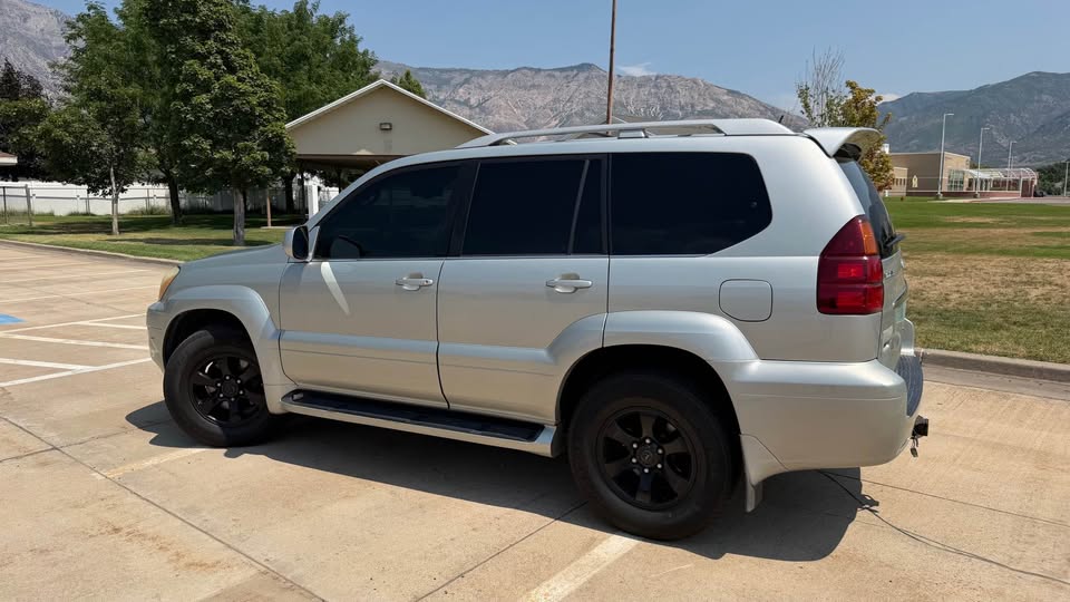 2003 Lexus GX · GX 470 Sport Utility 4D (photo 4) — photo 4