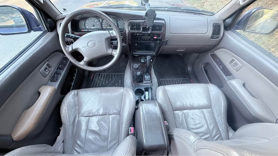 2002 Toyota 4runner limited in Kent, WA (photo 3) — photo 3