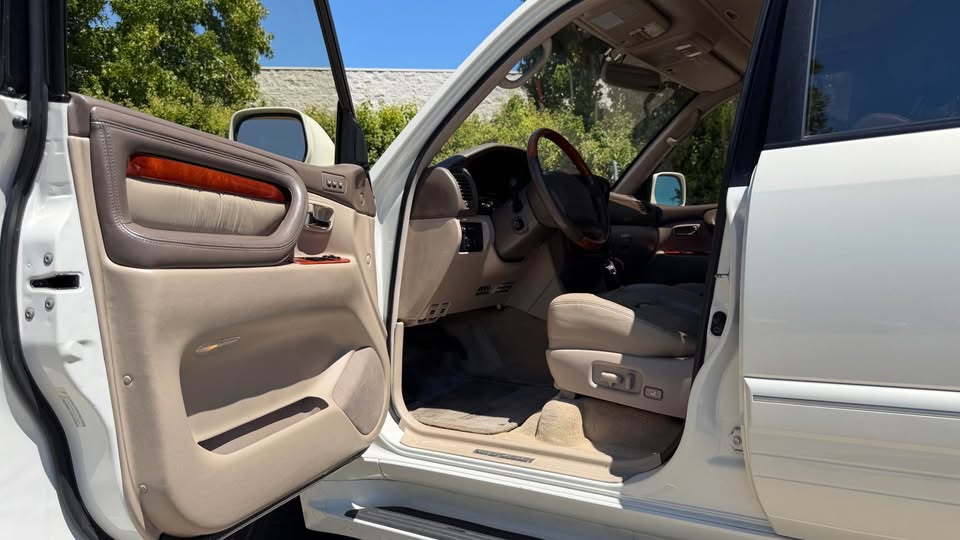 2000 Lexus LX · LX 470 Sport Utility 4D in Pleasanton, CA (photo 9) — photo 9