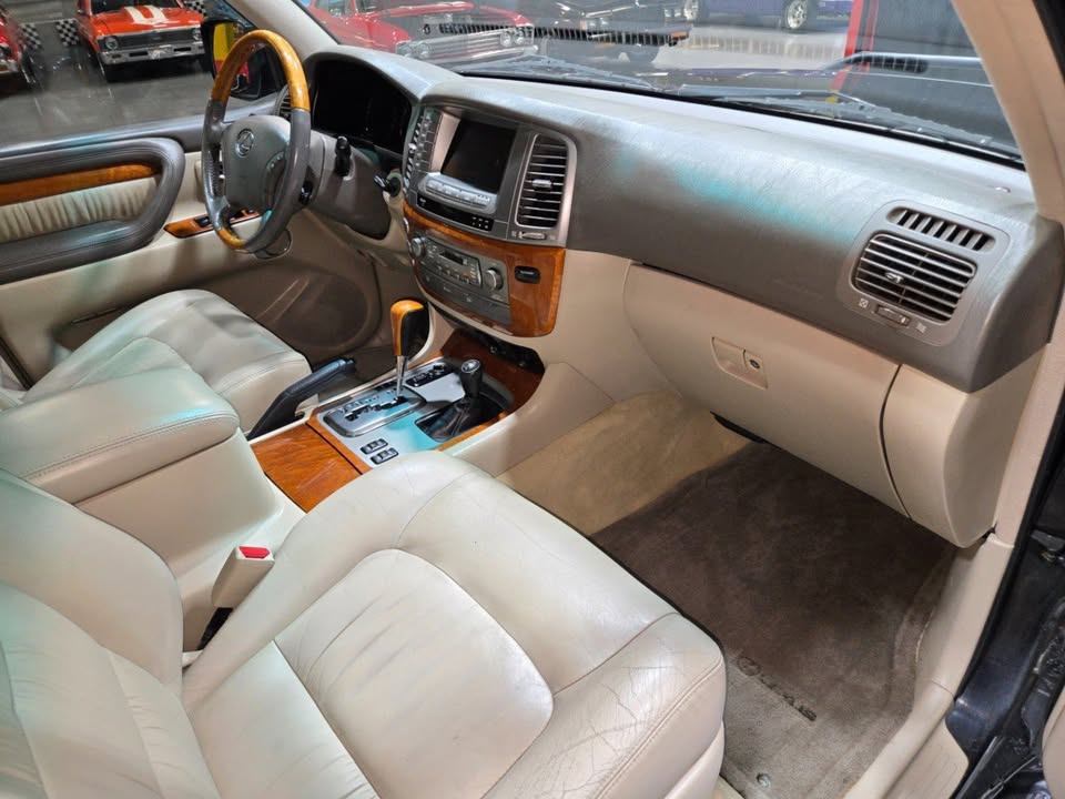 2004 Lexus LX 470 Leather - Clean Carfax in Addison, IL (photo 5) — photo 5