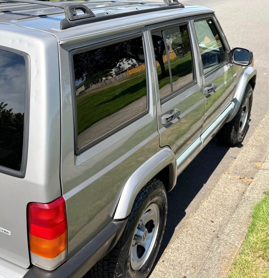 2000 Jeep Cherokee · Sport 4D (photo 10) — photo 10