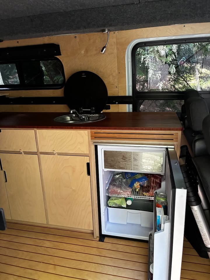 2020 Mercedes Benz (Freightliner-branded) sprinter 4x4 in Bainbridge Island, WA (photo 10)