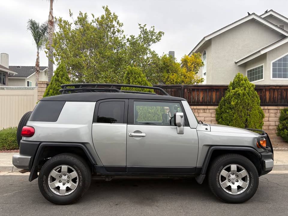 2010 Toyota FJ Cruiser in Mission Viejo, CA (photo 4) — photo 4