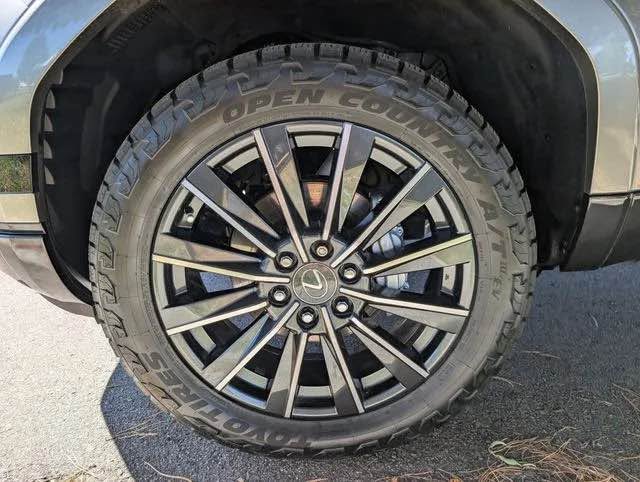 2025 Lexus GX · 550 Luxury + in Denver, CO (photo 6) — photo 6