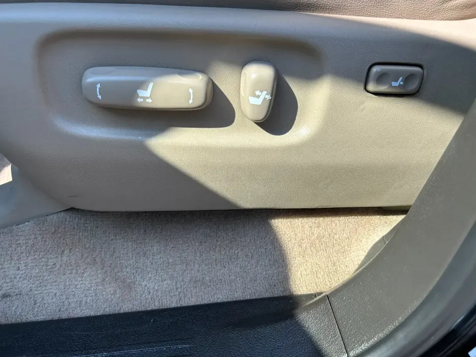 2011 Toyota Land Cruiser 4WD (photo 11) — photo 11