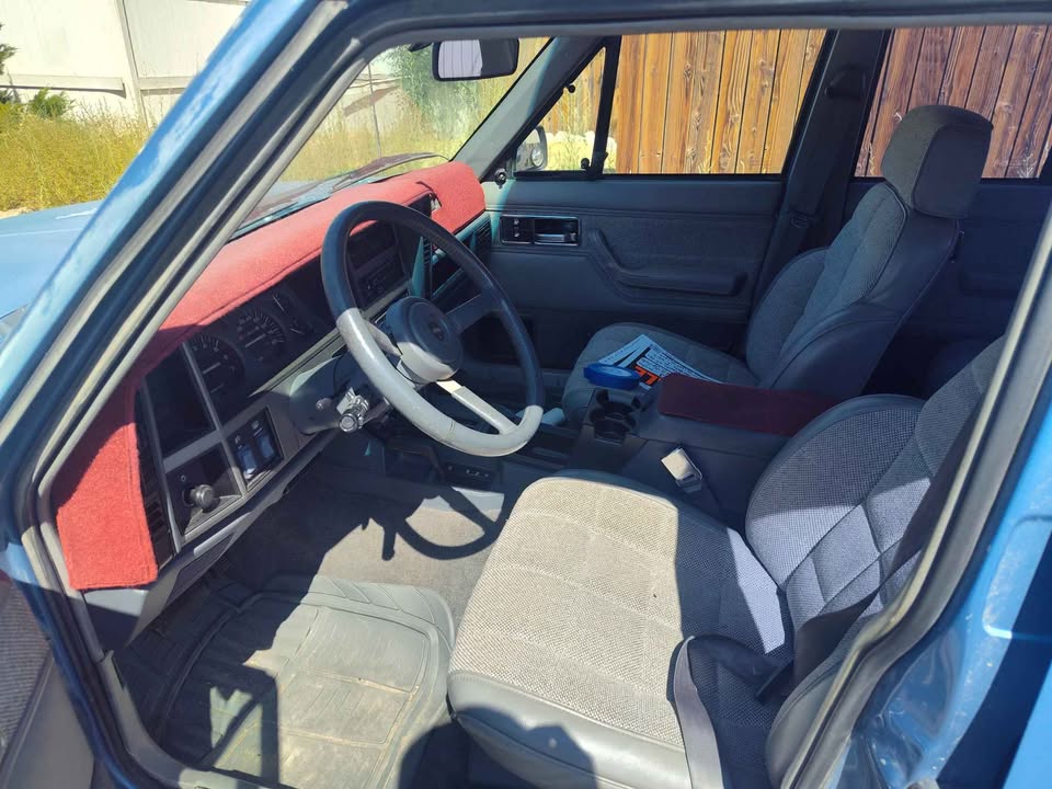 1992 Jeep XJ Cherokee in Carson City, NV (photo 6) — photo 6