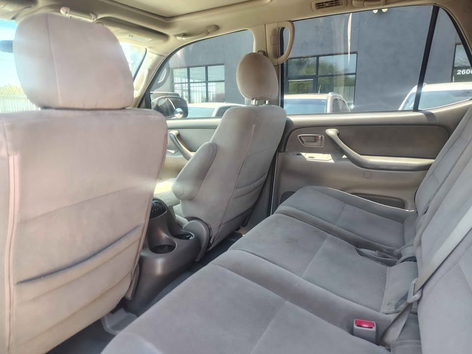 2005 Toyota Sequoia · SR5 Sport Utility 4D in Phoenix, AZ (photo 7)