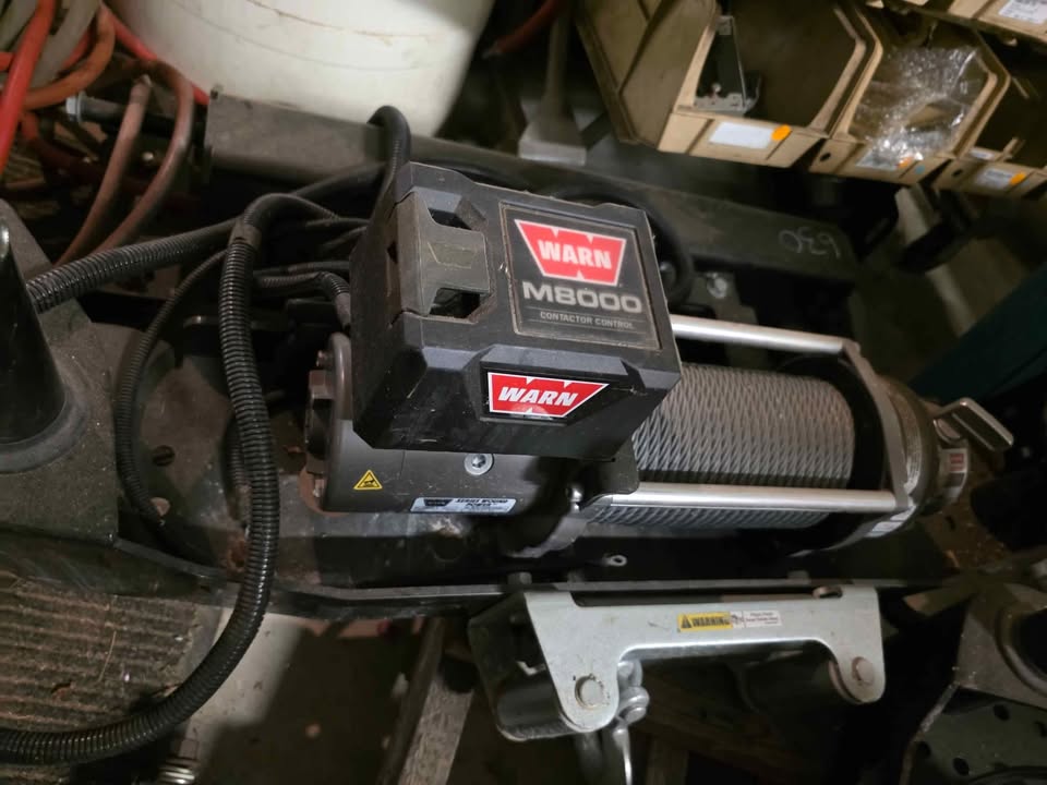 Warn winch M8000 and / or Warn grill guard for Ford Superduty in Rising Sun, IN (photo 2) — photo 2