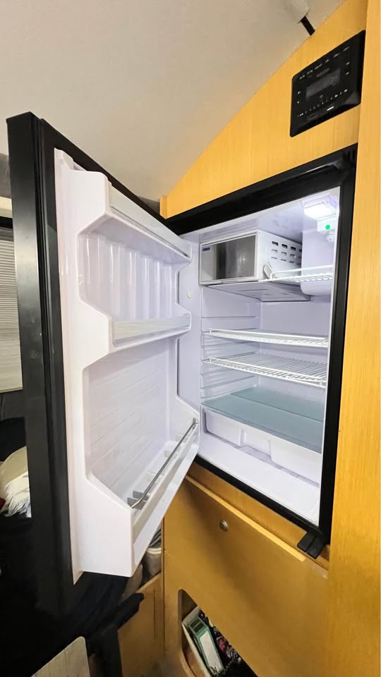 NuCamp TAB 400 Boondock Teardrop camper. Sleeps 2-4. 2,949 lbs dry weight (photo 10) — photo 10