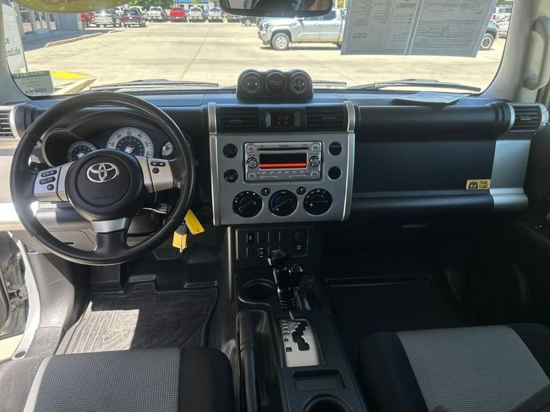 2013 Toyota FJ Cruiser 4WD (photo 12) — photo 12