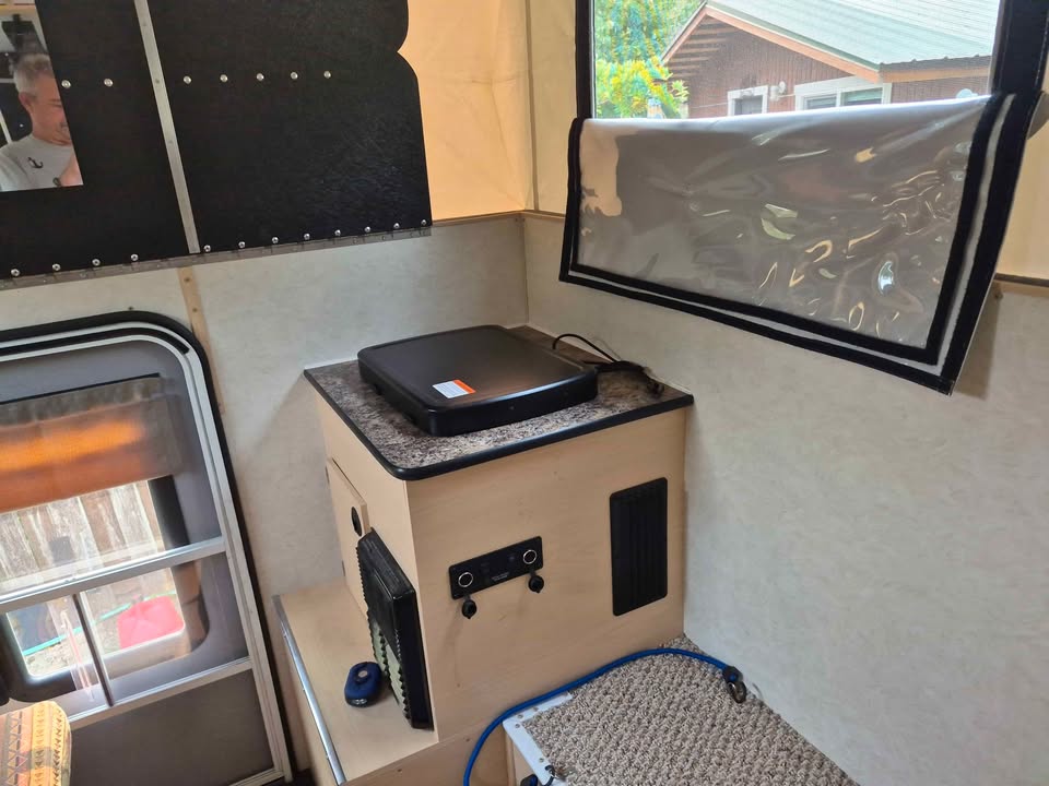 Four Wheel Hawk camper in Eastsound, WA (photo 6) — photo 6