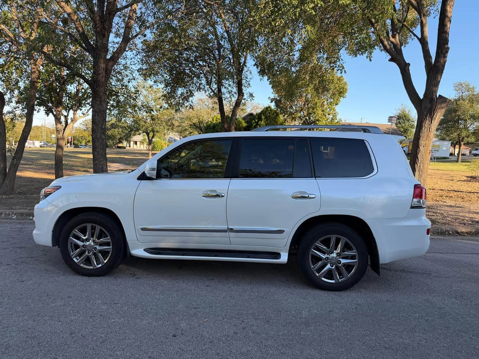 2015 Lexus LX · LX 570 Sport Utility 4D in Pflugerville, TX (photo 3)